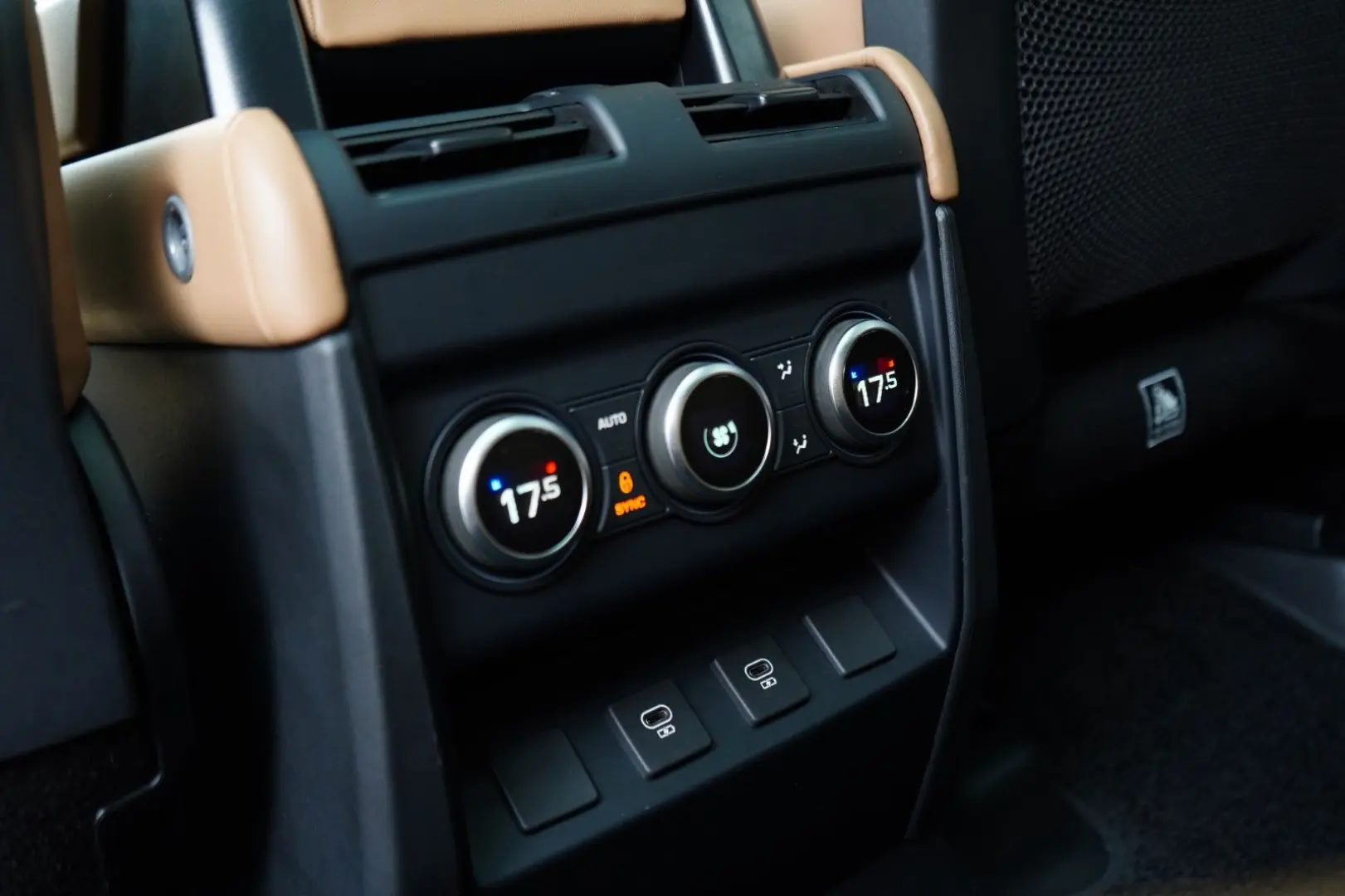 Defender 110 D250 X-DYNAMIC SE PANO/AHK/OFF-ROAD