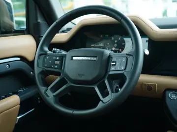 Defender 110 D250 X-DYNAMIC SE PANO/AHK/OFF-ROAD