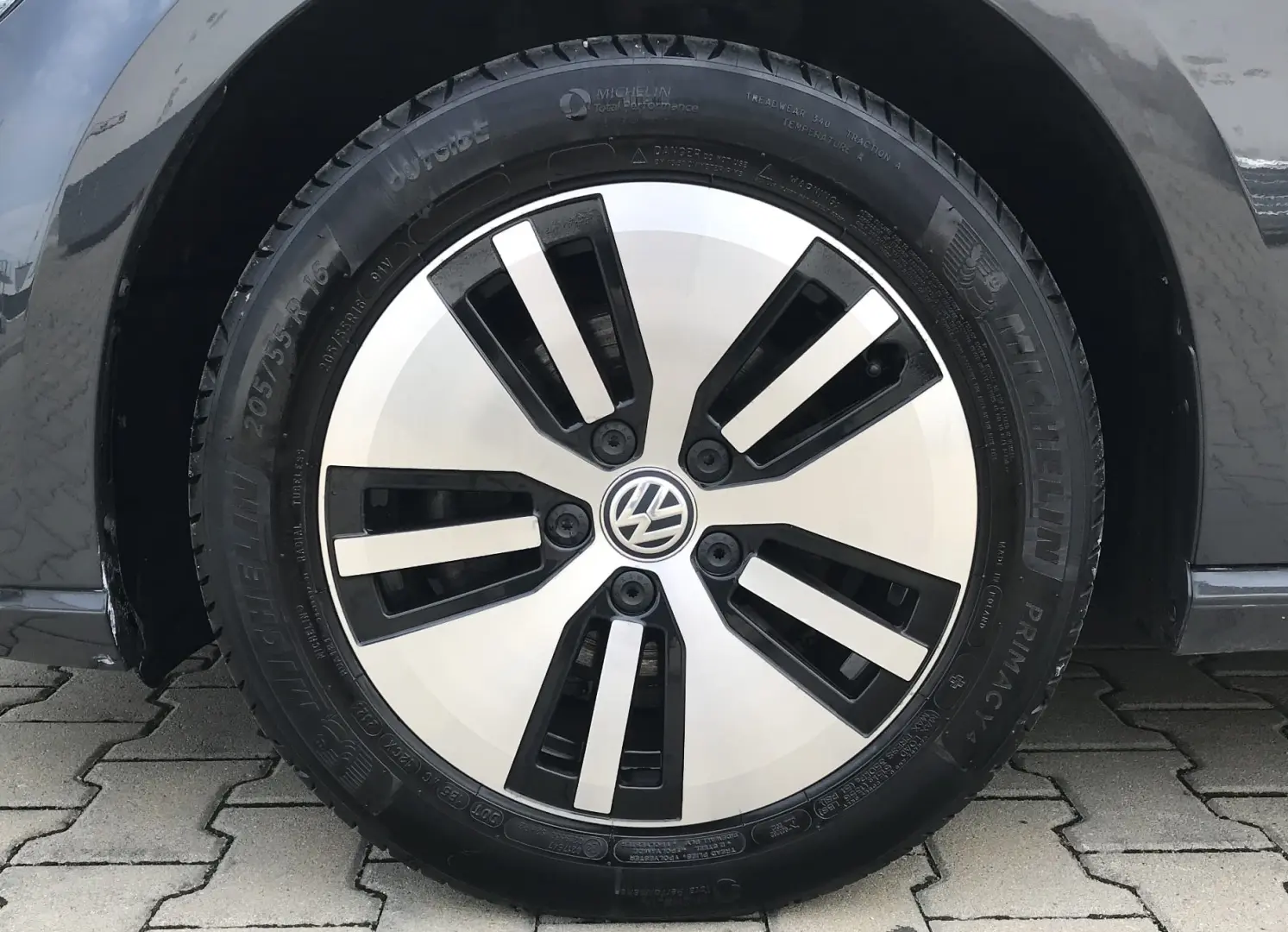 Volkswagen e-GOLF e-DITION