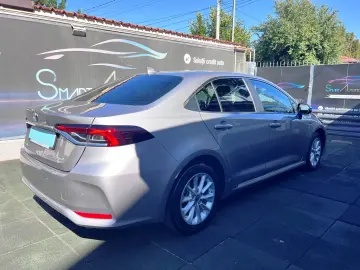 TOYOTA COROLLA 1.8 DYNAMIC HYBRID HSD