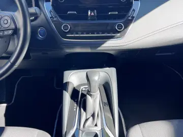 TOYOTA COROLLA 1.8 DYNAMIC HYBRID HSD