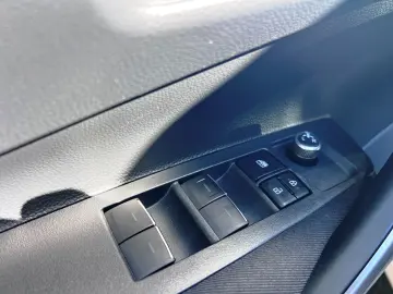 TOYOTA COROLLA 1.8 DYNAMIC HYBRID HSD
