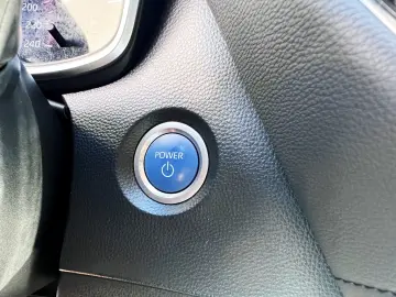 TOYOTA COROLLA 1.8 DYNAMIC HYBRID HSD