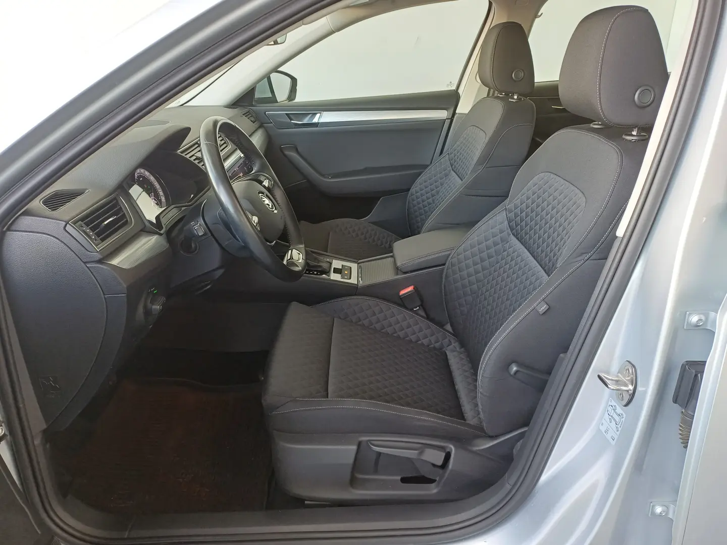 Škoda Superb AMBITION 2.0 TDI DSG