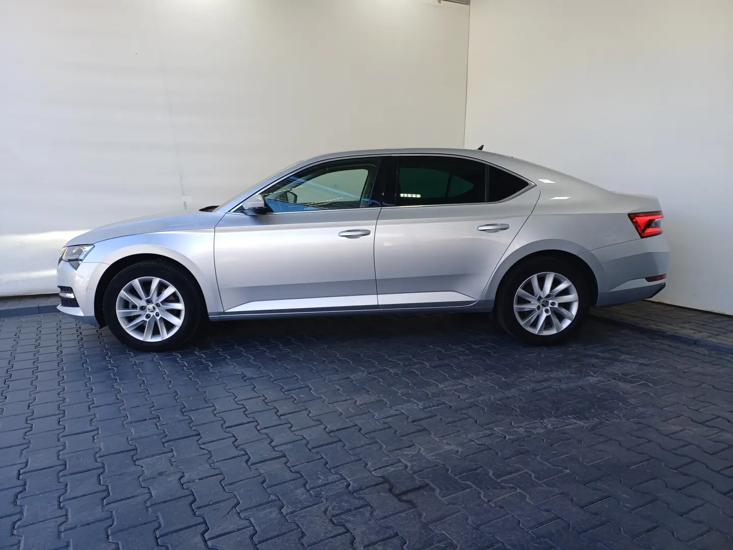 Škoda Superb AMBITION 2.0 TDI DSG