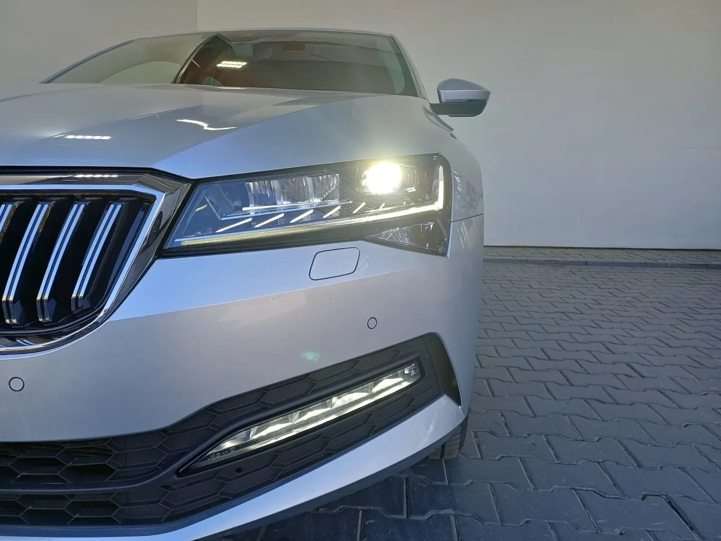 Škoda Superb AMBITION 2.0 TDI DSG