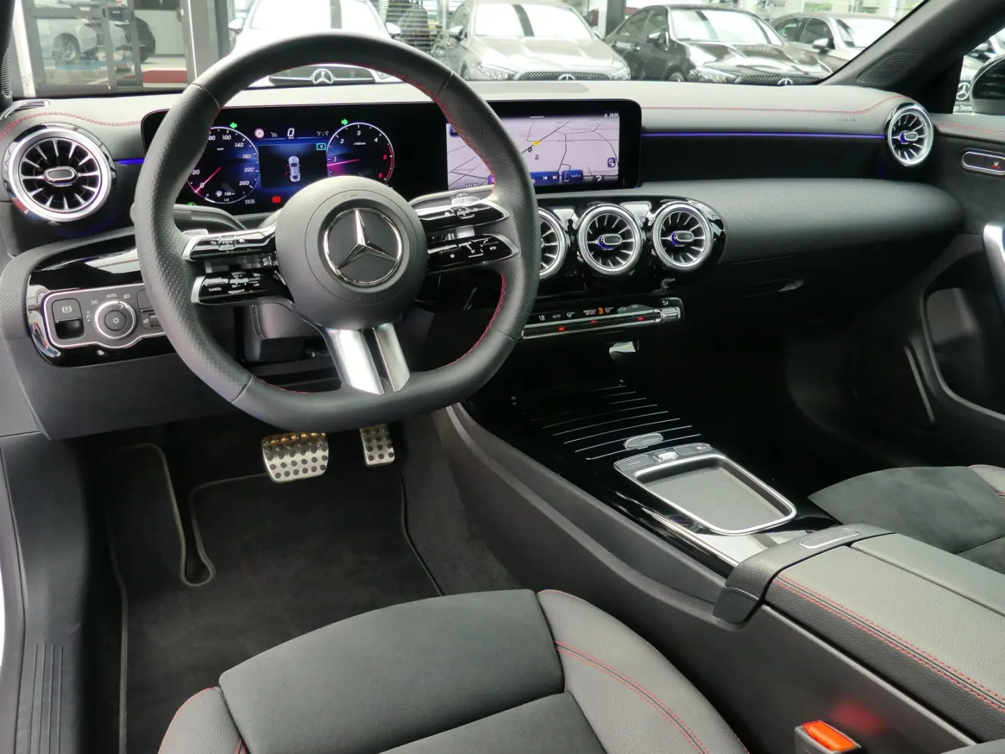 CLA 220d AMG +Panorama+R-Kamera+LED-Scheinw+MBUX