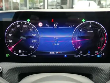 CLA 220d AMG +Panorama+R-Kamera+LED-Scheinw+MBUX
