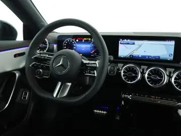 CLA 200 *AMG Premium*Pano*Night*WinterP*Navi*LED
