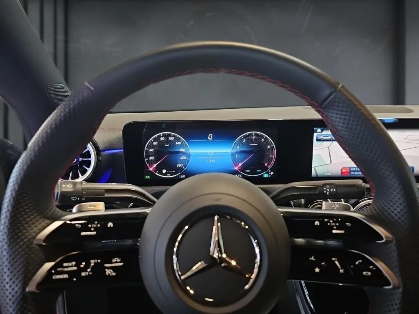 CLA 180 Coupé AMG +KAM.+LED+AMBI.+HEIZB. LENKRAD