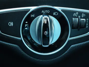 Mercedes-Benz C 180 (BlueTEC) d 7G-TRONIC