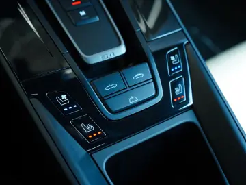 992.2 911 4 GTS T CABRIO BOSE/LIFT/HD-MTX/INNO-D