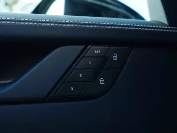 992.2 911 4 GTS T CABRIO BOSE/LIFT/HD-MTX/INNO-D