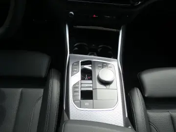 330e xDrive Limousine M Sportpaket DAB LED Shz