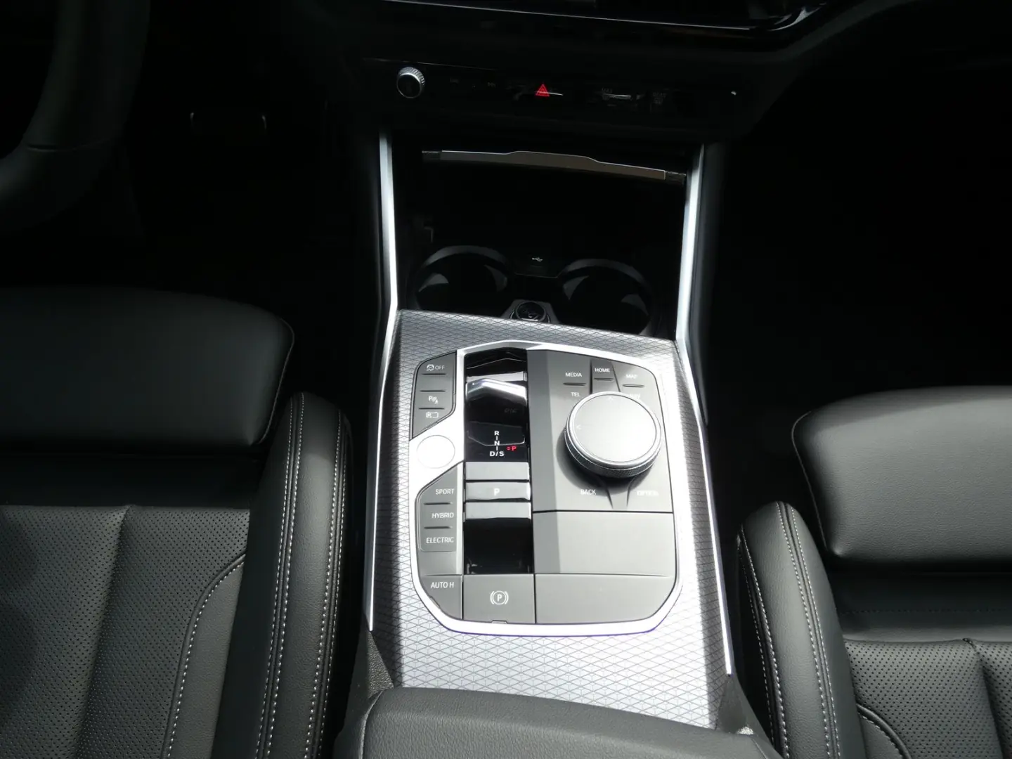 330e xDrive Limousine M Sportpaket DAB LED Shz
