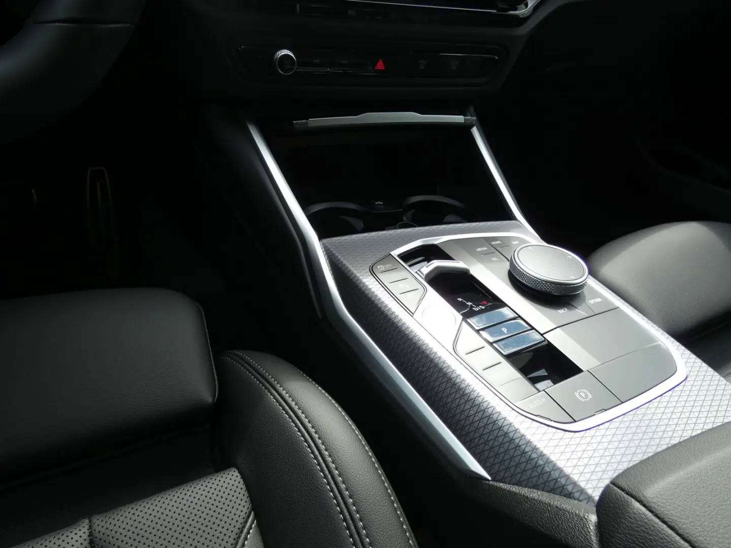 330e xDrive Limousine M Sportpaket DAB LED Shz