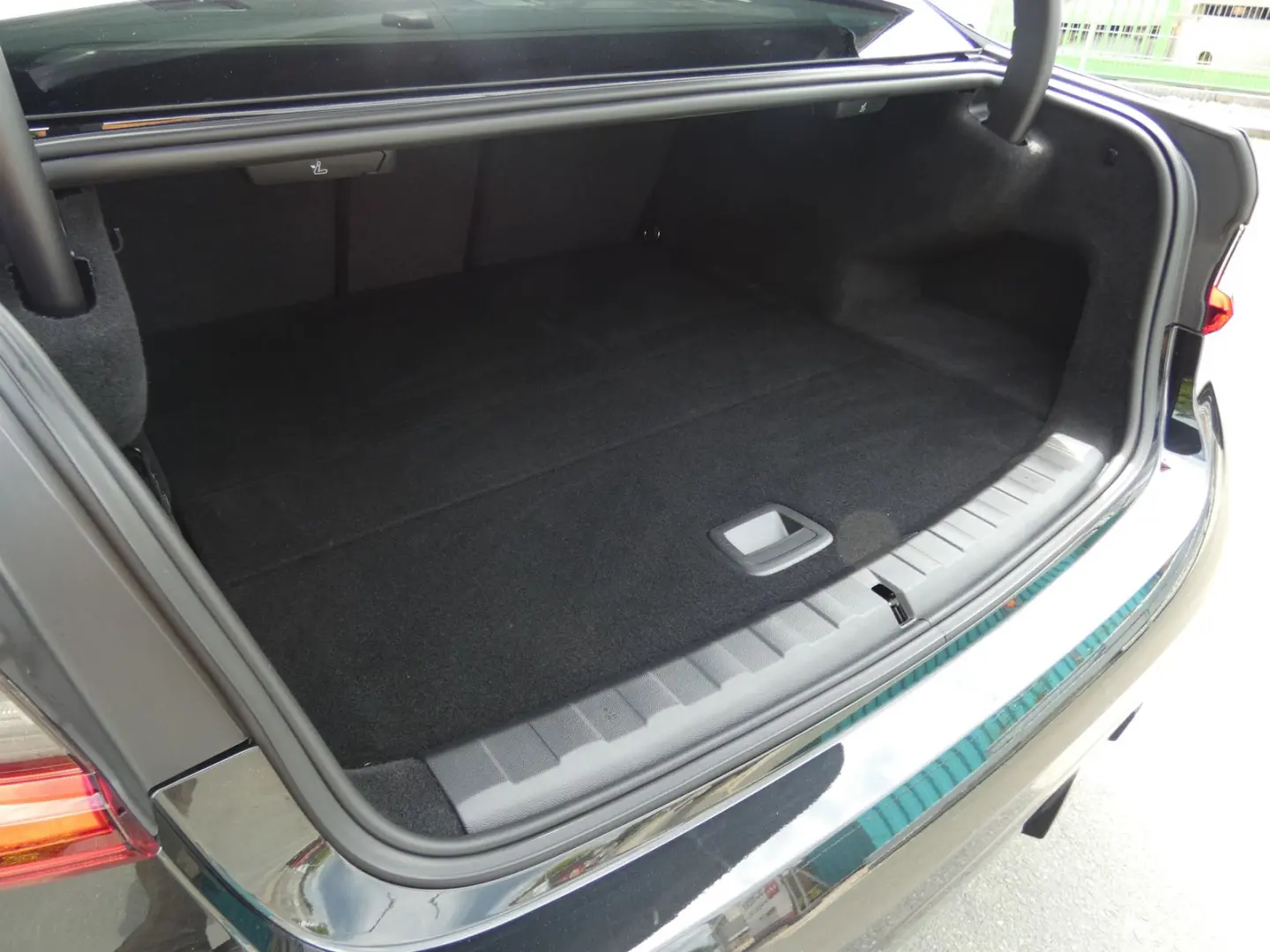 330e xDrive Limousine M Sportpaket DAB LED Shz