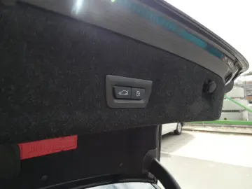 330e xDrive Limousine M Sportpaket DAB LED Shz
