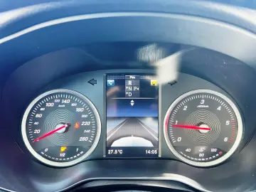 MERCEDES C180 CDI 9G-TRONIC