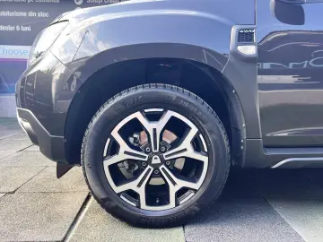DACIA DUSTER 4X4 ORANGE