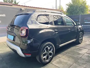 DACIA DUSTER 4X4 ORANGE