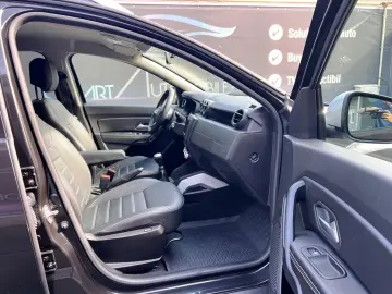 DACIA DUSTER 4X4 ORANGE