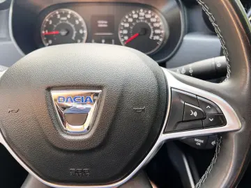 DACIA DUSTER 4X4 ORANGE