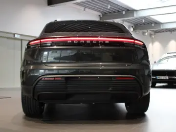 Porsche Macan Electric