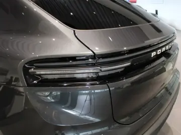 Porsche Macan Electric