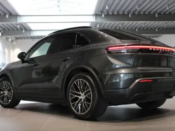 Porsche Macan Electric