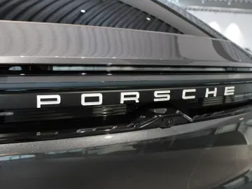 Porsche Macan Electric