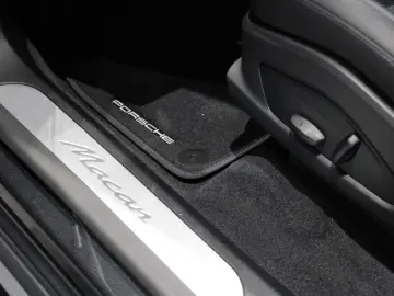 Porsche Macan Electric