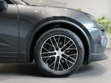 Porsche Macan Electric