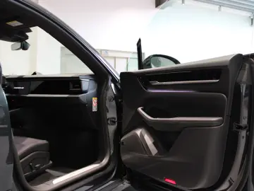 Porsche Macan Electric