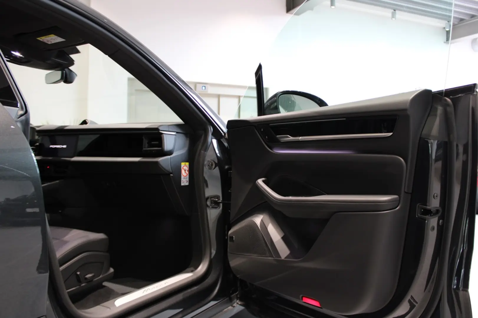 Porsche Macan Electric