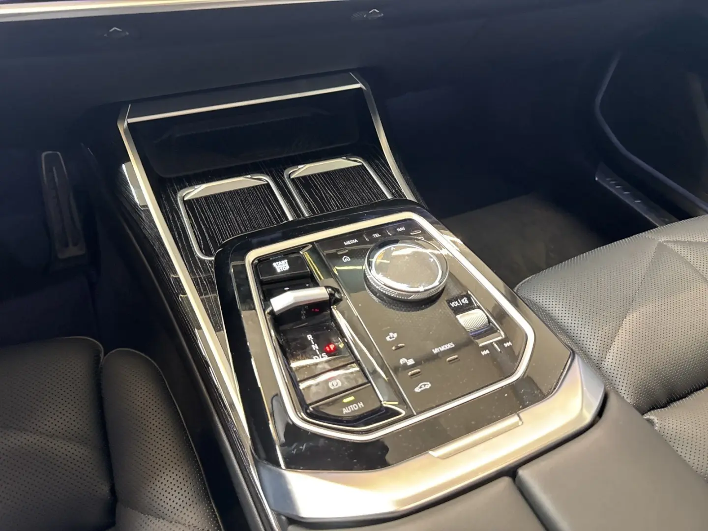 740d xDrive M Sport|SkyLounge|B&W