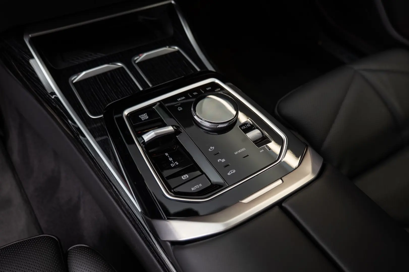740d xDrive/360/LED/B&W/Pano/HeadUp/SoftClose