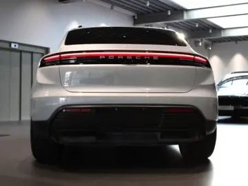 Porsche Macan 4 Electric