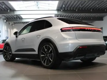 Porsche Macan 4 Electric