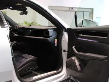 Porsche Macan 4 Electric