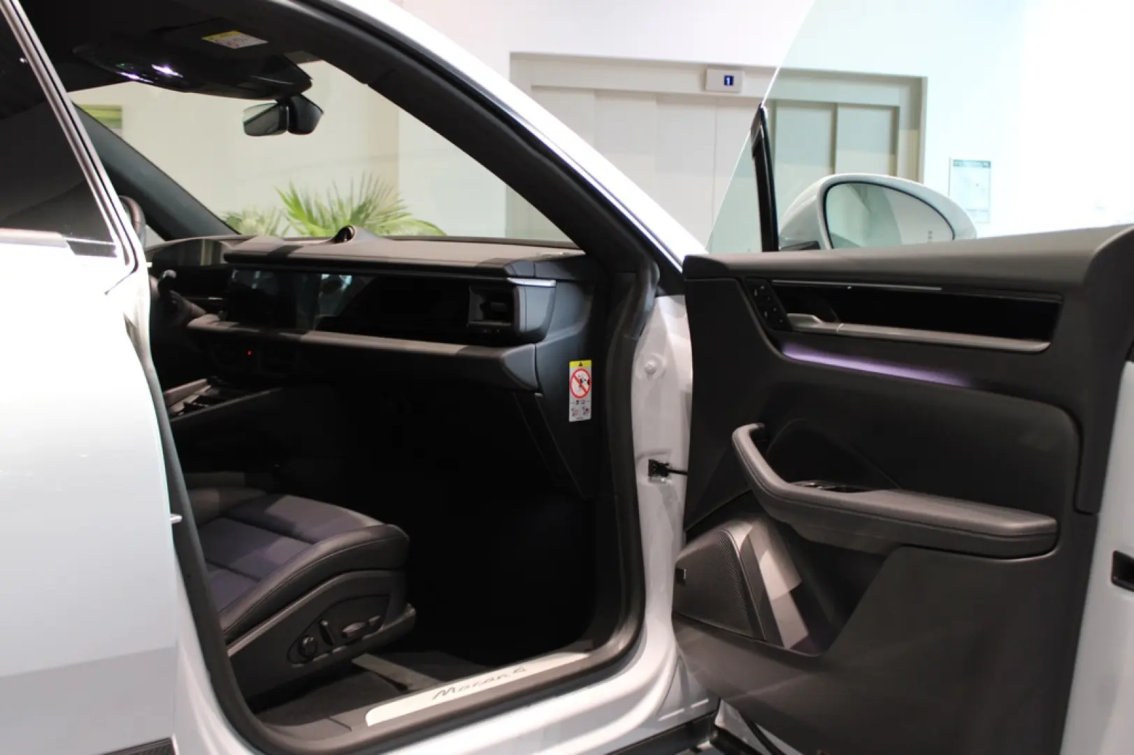 Porsche Macan 4 Electric