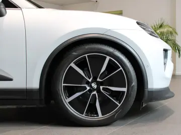 Porsche Macan 4 Electric