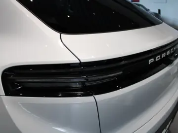 Porsche Macan 4 Electric