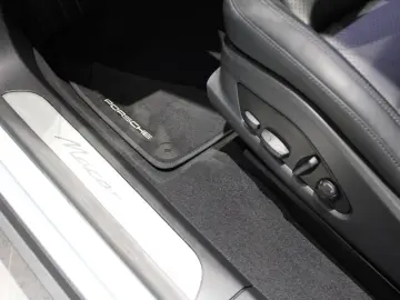 Porsche Macan 4 Electric