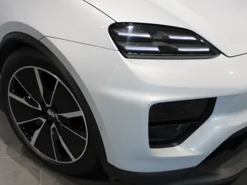 Porsche Macan 4 Electric