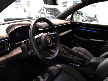 Porsche Macan 4 Electric