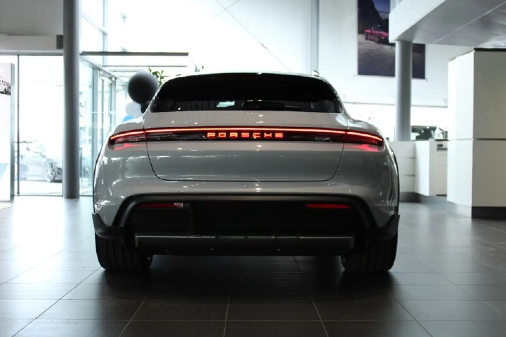 Porsche Taycan 4 Cross Turismo