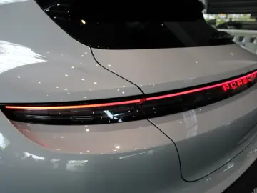 Porsche Taycan 4 Cross Turismo