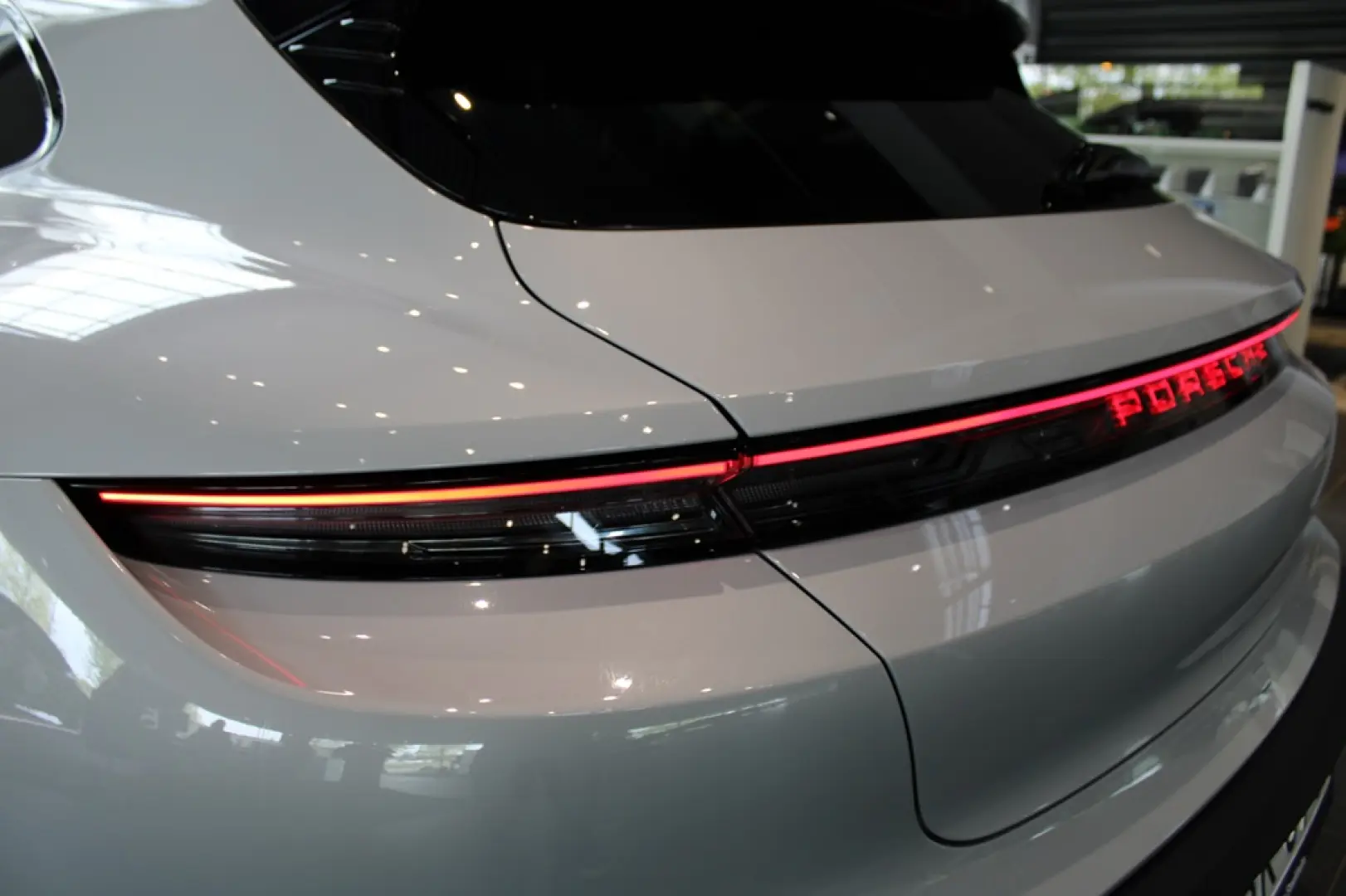 Porsche Taycan 4 Cross Turismo