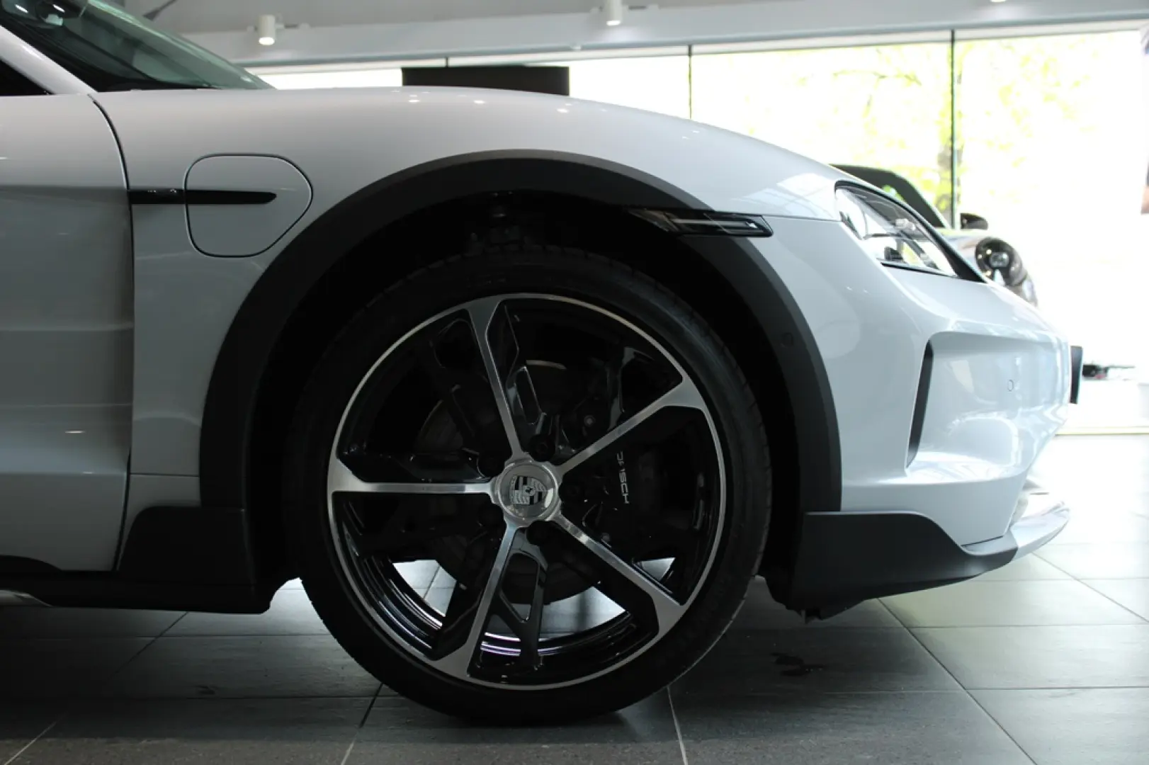 Porsche Taycan 4 Cross Turismo
